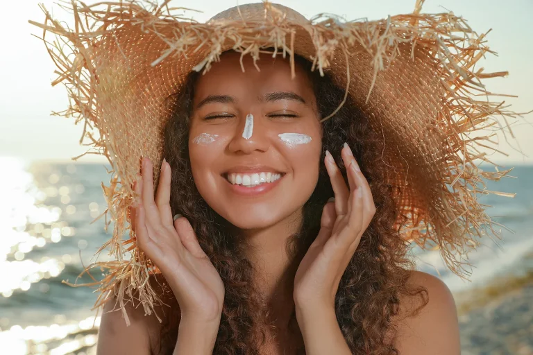 بهترین روتین پوستی برای پوست چرب (مخصوص روزهای گرم)